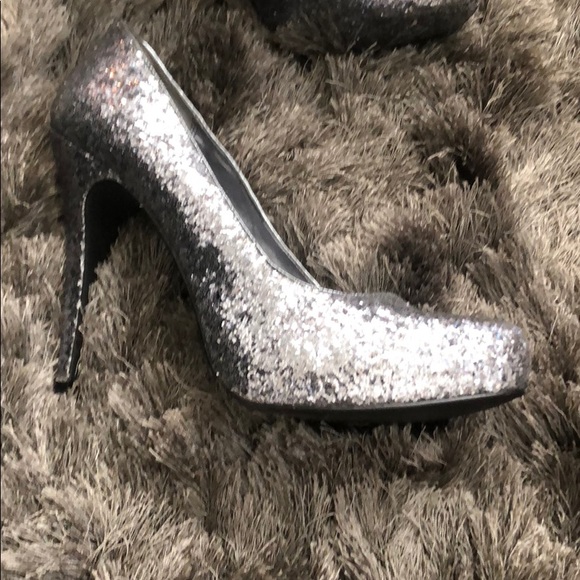 Beautiful Silver Glitter Heels - Picture 2 of 5